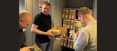 Tre frivillige fra Lem Lokalarkiv